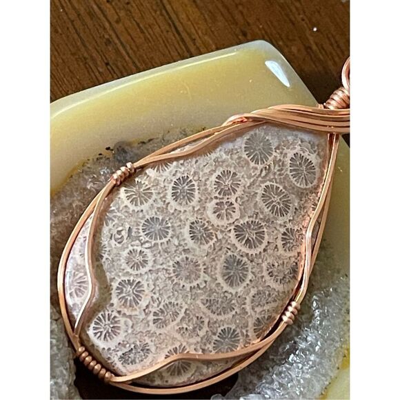 Fossil coral stone crystal wire wrap wrapped pendant copper handmade artisan - Picture 3 of 11